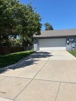 2207 Heritage Cir in Carrollton, TX - Building Photo