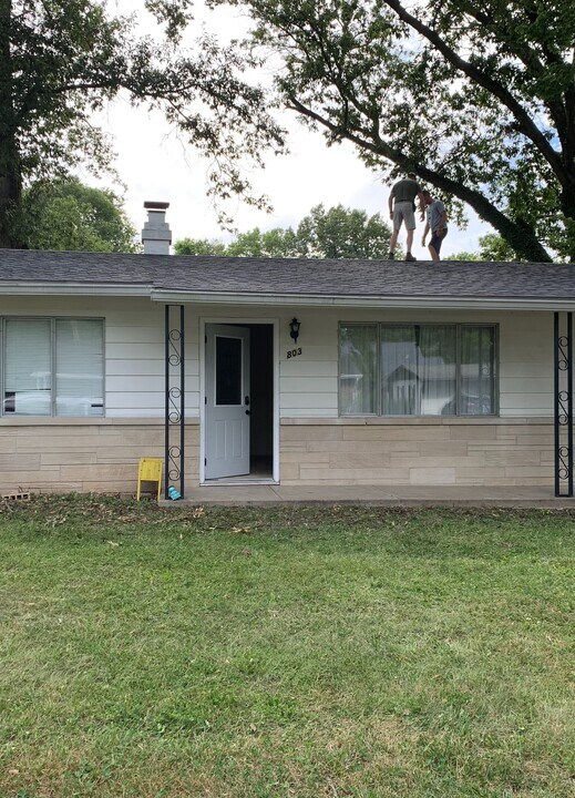 803 S 32nd St in Terre Haute, IN - Building Photo