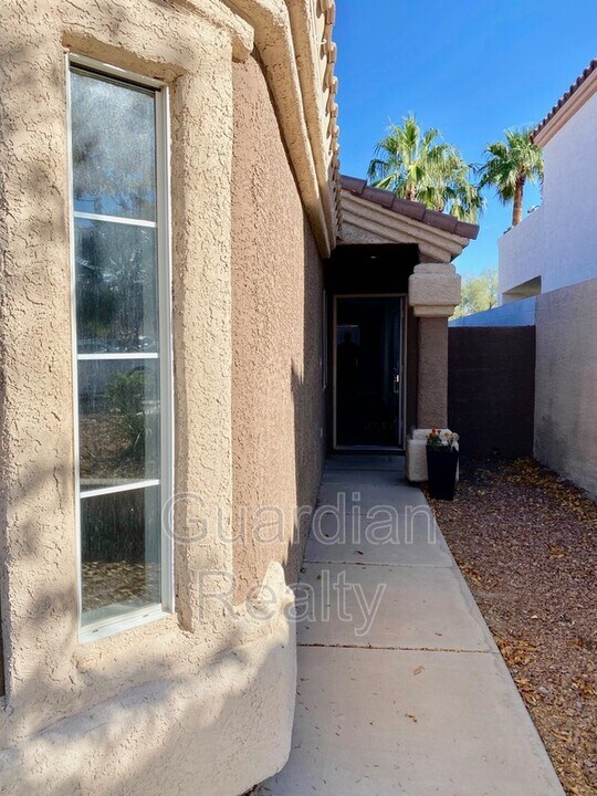572 Bugle Bluff Dr in Henderson, NV - Building Photo