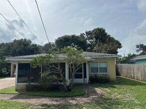 401 Oakwood Ave in New Smyrna Beach, FL - Building Photo - Building Photo