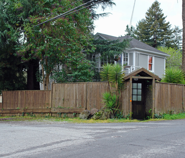 530 Ethel Ave in Mill Valley, CA - Building Photo - Building Photo