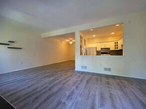 17 Springhill Dr, Unit 17 in Morris Plains, NJ - Building Photo - Building Photo