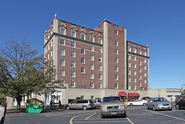 Anthony Wayne Apartments in Hamilton, OH - Building Photo - Building Photo