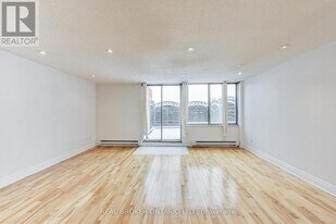 1011 Dufferin St in Toronto, ON - Building Photo