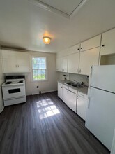 11 Lincoln Cir in Junction City, KS - Building Photo - Building Photo