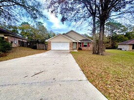 6879 Cedar Ridge Cir in Milton, FL - Building Photo