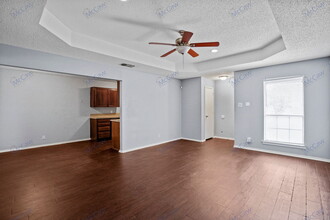 6710 S Creek Dr in Fort Worth, TX - Building Photo - Building Photo