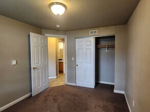 204 N Harrison St in Newberg, OR - Building Photo - Building Photo