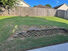 220 White Oak Trace in Lexington, KY - Building Photo - Building Photo