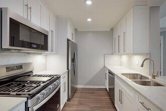 833 Charles Pond Dr in Coram, NY - Building Photo - Building Photo