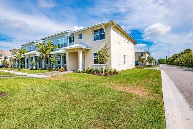 1040 Eucalyptus Dr in Hollywood, FL - Building Photo - Building Photo