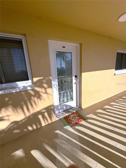 11605 3rd St E, Unit 306 in Treasure Island, FL - Building Photo - Building Photo