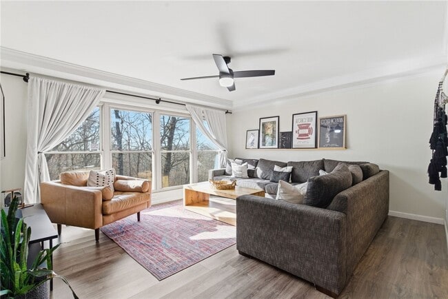 property at 3 Leigh Ln