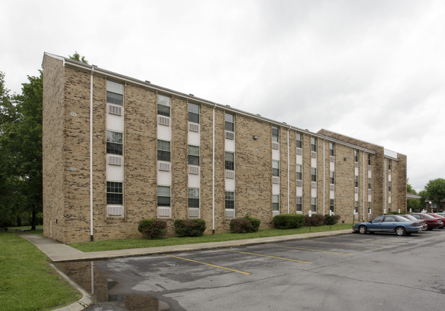 Holiday House of Springfield in Springfield, TN - Building Photo - Building Photo