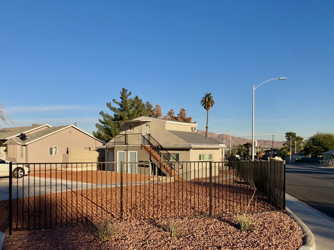 1601 Stewart Ave in Las Vegas, NV - Building Photo - Building Photo