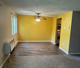 14 Newtown Rd in Danbury, CT - Building Photo - Building Photo