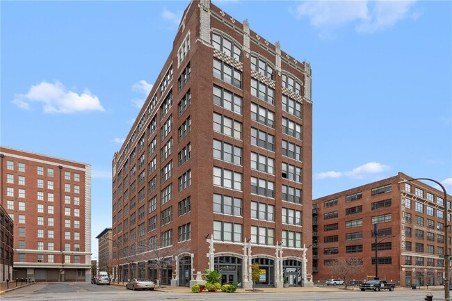 1627 Locust St in St. Louis, MO - Foto de edificio - Building Photo