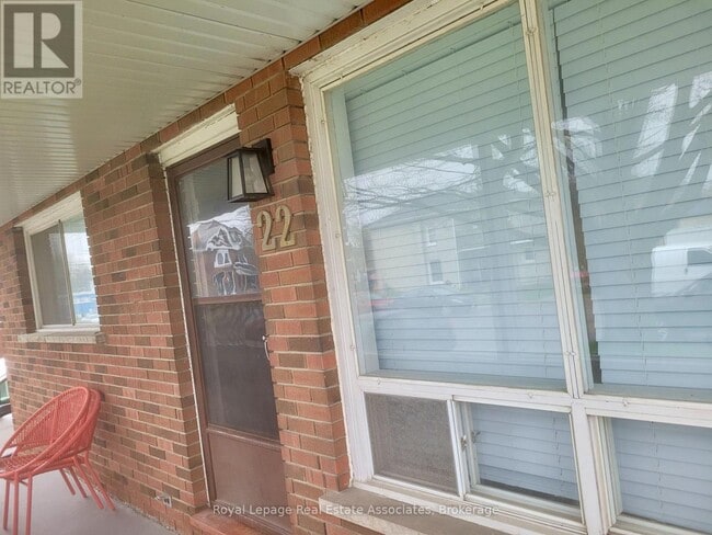 22 St James St in Brantford, ON - Building Photo - Building Photo