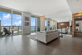 244 Biscayne Blvd, Unit 4794 in Miami, FL - Building Photo - Building Photo