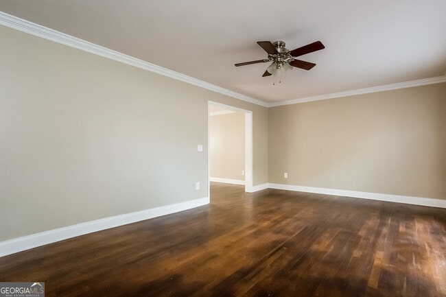 2134 Elinwood Dr in East Point, GA - Building Photo - Building Photo