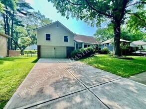9832 Walmer St in Overland Park, KS - Building Photo - Building Photo