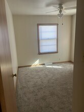 2754 A Ave NE in Cedar Rapids, IA - Building Photo - Building Photo