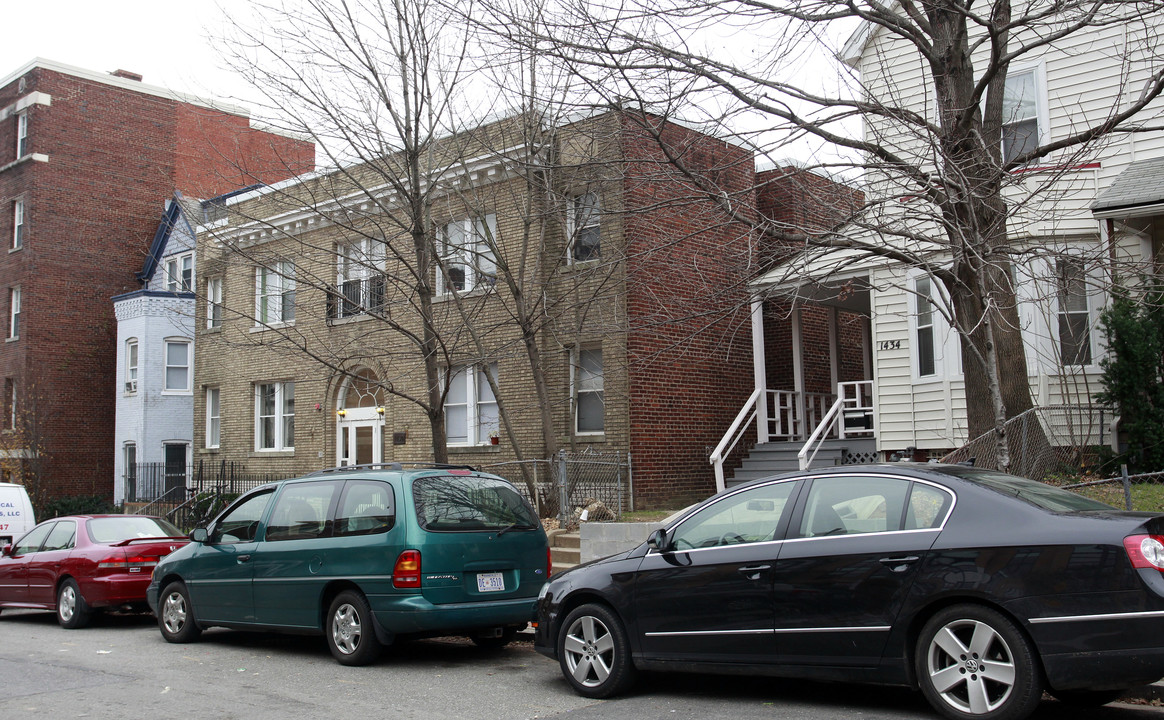 1430 Chapin St NW in Washington, DC - Foto de edificio