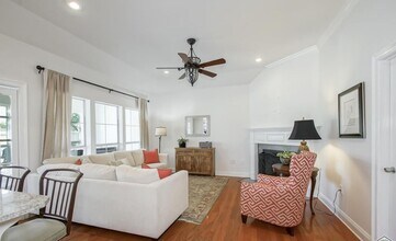 10560 Springrose Ave in Baton Rouge, LA - Building Photo - Building Photo