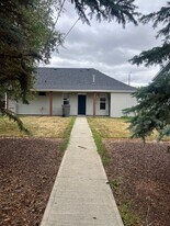 211 W Main St in East Helena, MT - Building Photo