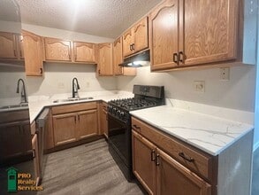 7172 72nd Ln N in Brooklyn Park, MN - Building Photo - Building Photo
