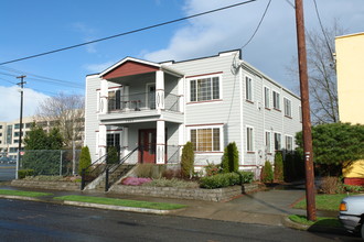 1965 NW Raleigh St in Portland, OR - Building Photo - Building Photo