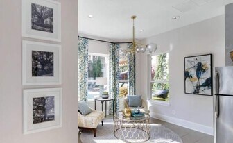 8787 Woodway Dr in Houston, TX - Building Photo