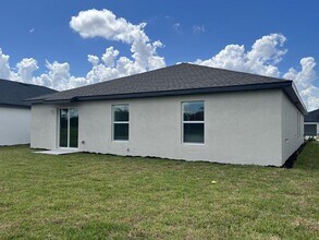 4085 Villa Doria Ct in North Fort Myers, FL - Building Photo - Building Photo