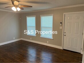 5326 W 11th Pl in Tulsa, OK - Building Photo - Building Photo