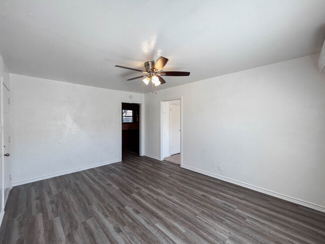 2019 N Elm St in Denton, TX - Building Photo - Building Photo