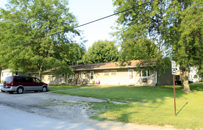 306 W Wilson St in Hebron, IN - Building Photo - Building Photo