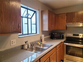 2300 SW 43rd St in Gainesville, FL - Building Photo - Building Photo