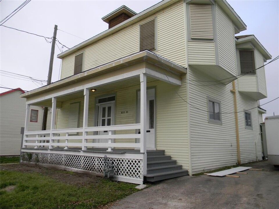 611 St Marys Blvd in Galveston, TX - Building Photo