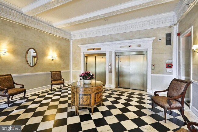 250 S 17th St-Unit -601 in Philadelphia, PA - Building Photo - Building Photo