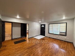 1521 E McDaniel St in Springfield, MO - Building Photo - Building Photo