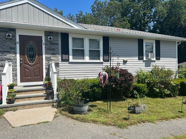6-8 Genetti Cir
