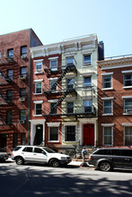 136 W 15th St in New York, NY - Foto de edificio - Building Photo