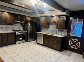 21 S Loveland Ave in Kingston, PA - Building Photo