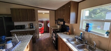 7812 Fleetwood Dr in Milton, FL - Building Photo - Building Photo