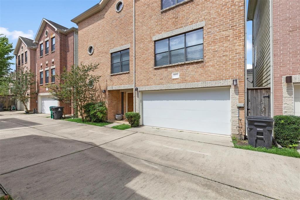 5817 Darling St in Houston, TX - Building Photo