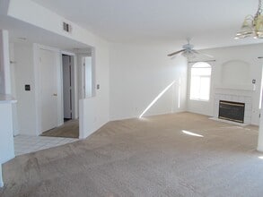 4555 E Sahara Ave in Las Vegas, NV - Building Photo - Building Photo