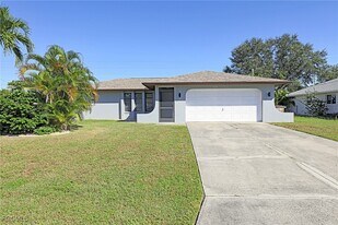 629 SW Santa Barbara Pl in Cape Coral, FL - Building Photo