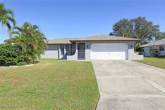 property at 629 SW Santa Barbara Pl