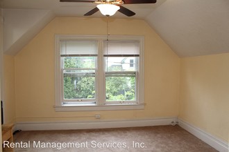 221 SE 15th Ave-Unit -A - B in Portland, OR - Foto de edificio - Building Photo