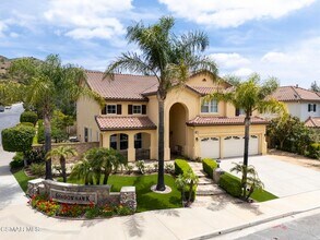 5859 Evening Sky Dr in Simi Valley, CA - Building Photo - Building Photo